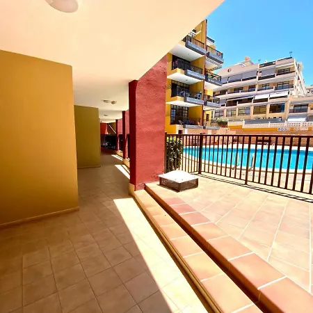 One-bedroom With Ocean View And Pool In Puerto Santiago Apartmán