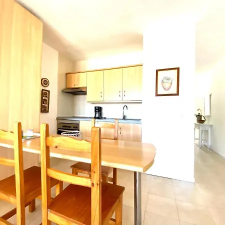 Apartmán One-bedroom With Ocean View And Pool In Puerto Santiago