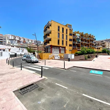 One-bedroom With Ocean View And Pool In Puerto Santiago